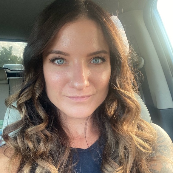 Meet your Posher, Kelsey - Picture 1 of 1